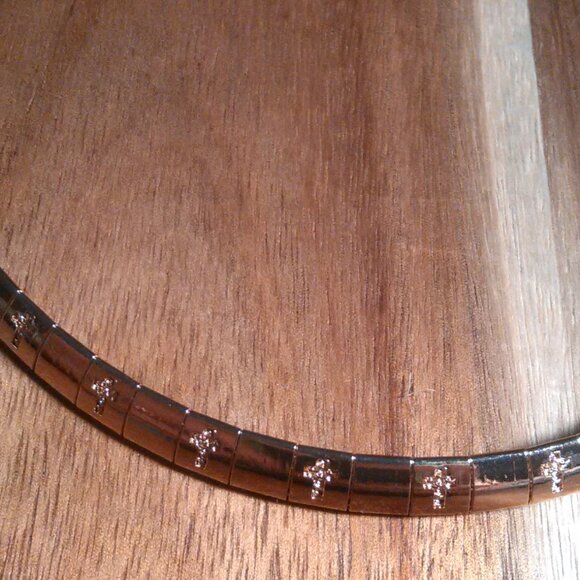 Omega Cross Pattern Collar Ion Plated Rose Gold Over Stainless Steel Necklace - Picture 6 of 10